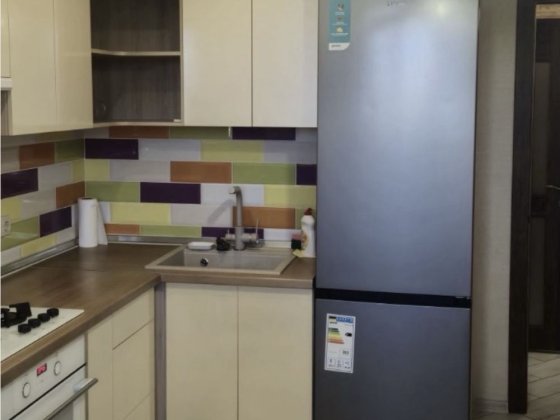 Панянка 65 Поділ гарний стан парковка у дворі Полтава