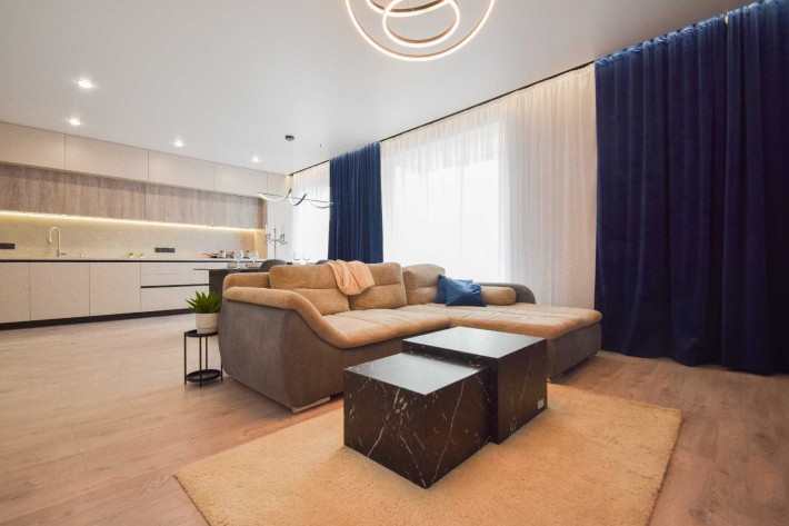 Оренда 2к + КС квартира в центрі міста - фото 1