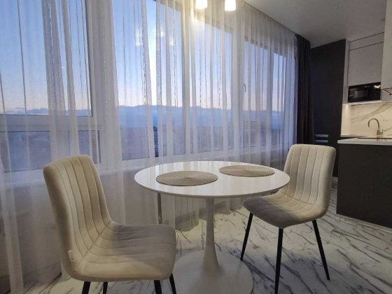 Оренда  великої 1 кімнатної квартири Митниця з видом на місто Черкаси