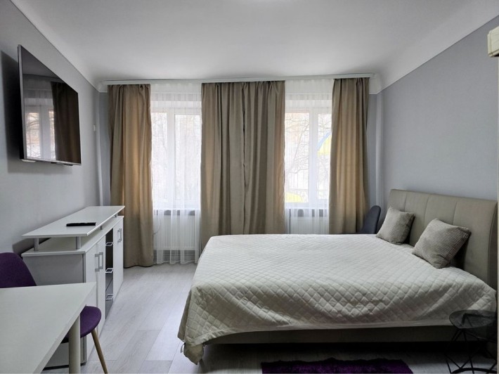 ПЕРША ЗДАЧА! ЦЕНТР! Здам 1 кімнатну, НОВІ МЕБЛІ і ТЕХНІКА, паркомісце! - фото 1