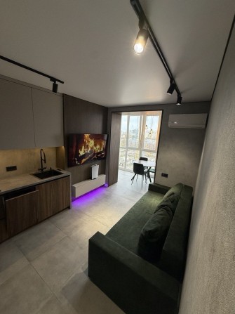 Двокімнатна квартира-студія, в центрі міста 50кв. БЕЗ РІЄЛТОРА - фото 1