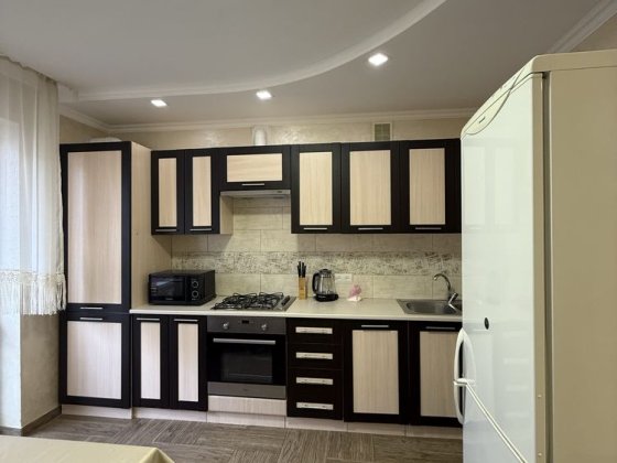 Оренда двохкімнатної квартири вільна з 23 травня. Ужгород