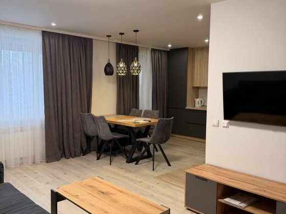 Здається 3х кім квартира.Проспект Ужгород