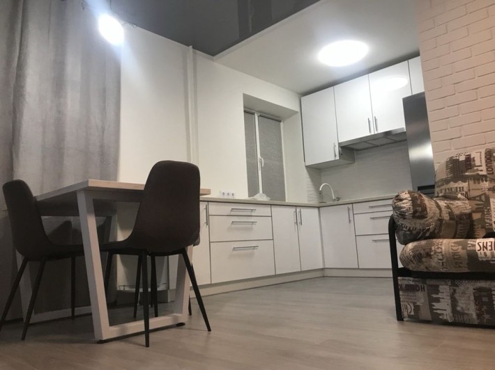 ОРЕНДА: 2-кім квартира. Є світло +центральне опалення - фото 1