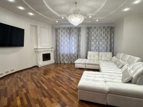 Оренда великогабаритної квартири в центрі міста. Черкассы