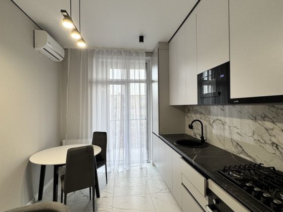 Оренда просторої 1,5 кімнатної квартири. Вул. Сечені 29а Ужгород