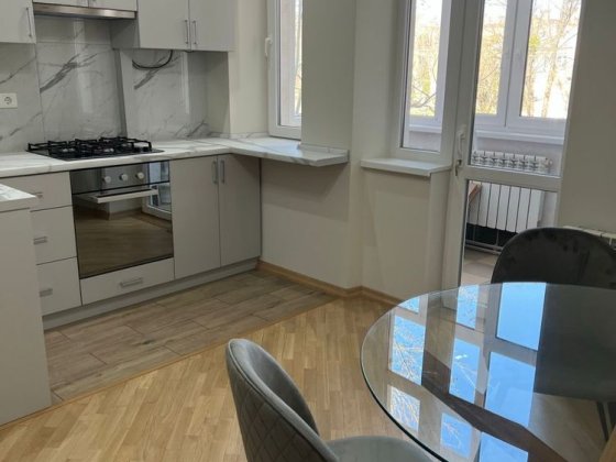 Здається в довгострокову оренду квартира біля Університету Федьковича Чернівці