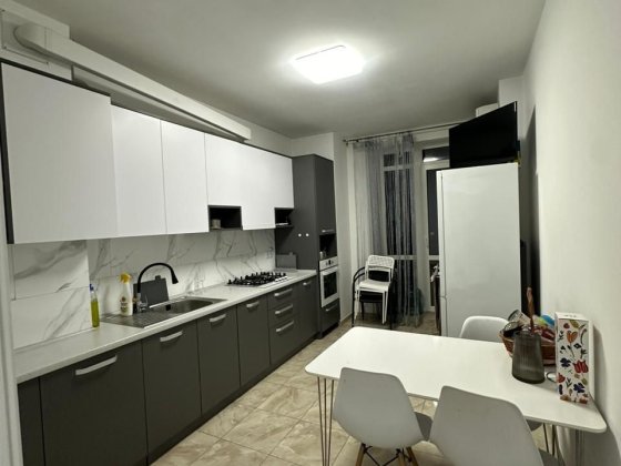 Здається 1 км новобудова Проспект Незалежності поряд ТЦ Майдан Черновцы