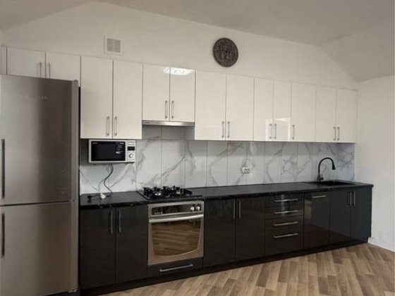 VIP РАЙОН! Здається 2-км квартира + кухня студія Чернівці