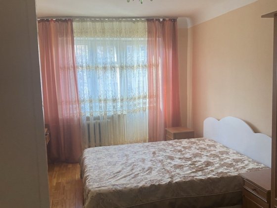 Білецького  5Б. Відрадний. Однокімнатну кв. Здам. Вільна.