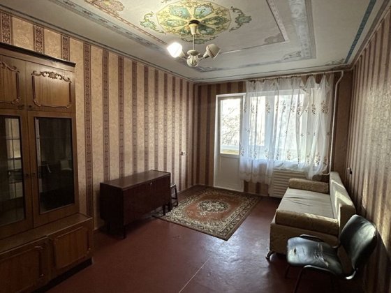 1 ком возле рынка Нива Чернигов