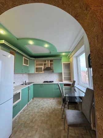 Сдам 3-х комнатную квартиру ЖМ Победа 4,  проспект Героев 4. - фото 1