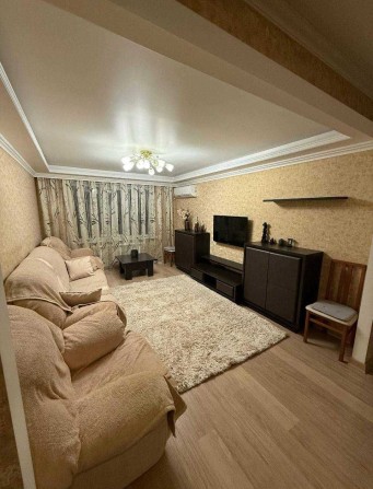 Сдам 3 комн. квартиру на Победе ! - фото 1