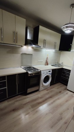 Без комиссии агентства новострой большая теплая 1 комн квартира с балк - фото 1