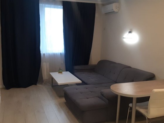 Здам двухкімнатну квартиру без комісії  м Деміївська Киев