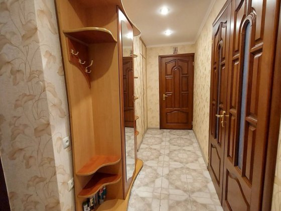 Вишенька.  Макдональдс . Бажано студента два Вінниця