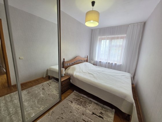 Аренда 3к квартиры Центр, Набережная Дніпро