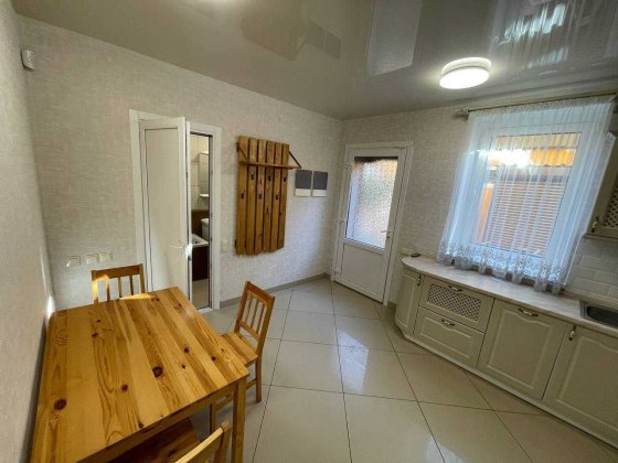 1-кімнатна квартира в приватному секторі біля метро Осокорки/Славутич Київ