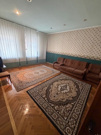 Здам 2 кімнатну квартиру в самому центрі міста. - фото 1