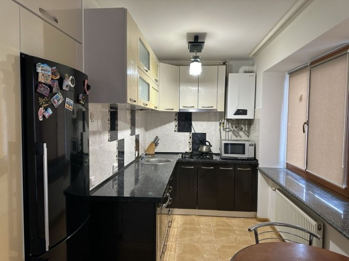 Оренда гарної 3к квартири з Автономним опаленням в центрі міста. - фото 1