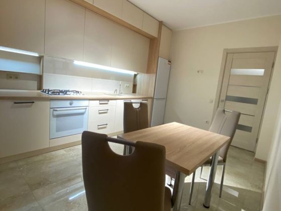 Оренда 1-но кім квартири по вул.Залізнична ЖК Веселка Львов