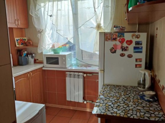 Сдам 2 комнатную на Красном Камне 4 этаж,газ Дніпро