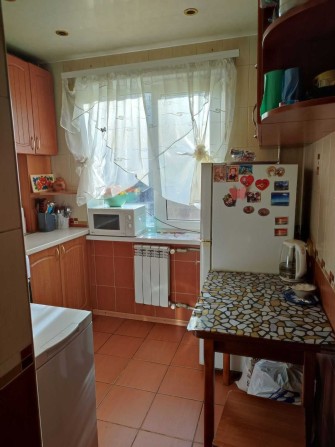 Сдам 2 комнатную на Красном Камне 4 этаж,газ - фото 1