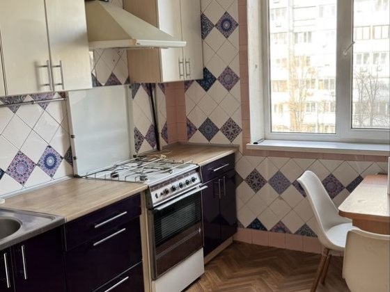 Здається простора 3-кімнатна квартира, Оболонь, Героїв Дніпра 7 Киев