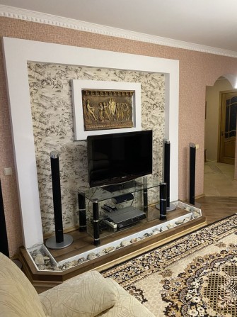 Сдается 3 комнатная квартира в районе Сити центра - фото 1