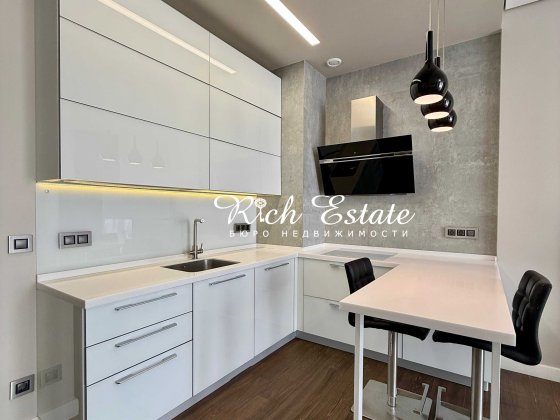 Без комісії ЖК Сонячна Брама 3-к квартира кухня студія з двома окремими кімнатами Підземний паркінг 