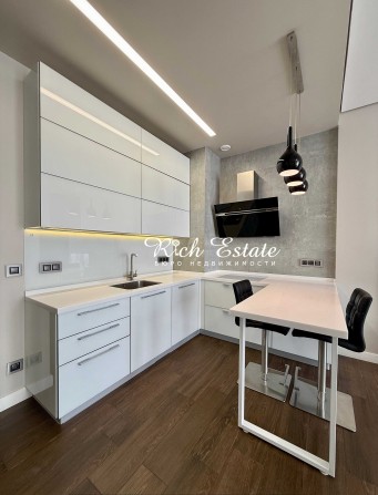 Без комісії ЖК Сонячна Брама 3-к квартира кухня студія з двома окремими кімнатами Підземний паркінг  - фото 1