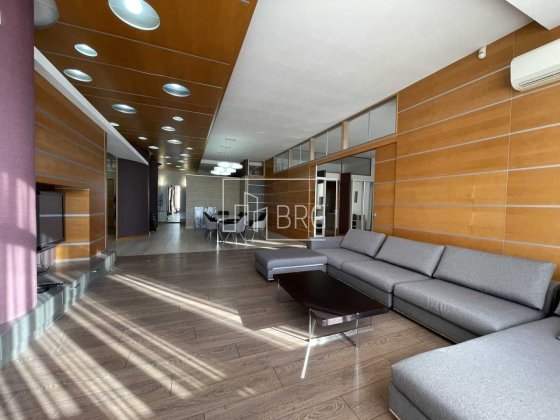 Аренда 3к квартиры в Мариинском парке Грушевского 9а без комиссии