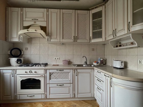 Двокімнатна квартира на вул. Скрипника: затишне житло поруч із парком ім. Івана Павла ІІ Львов