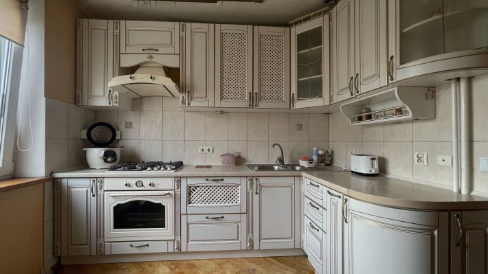 Двокімнатна квартира на вул. Скрипника: затишне житло поруч із парком ім. Івана Павла ІІ - фото 1