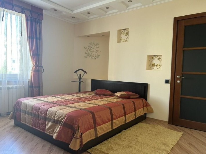 Здається  Шикарна 4 кімнатна квартира район Поділля. - фото 1