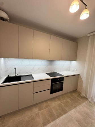 сдам  1 ком 8/17 Глушко Новый ЖК - фото 1