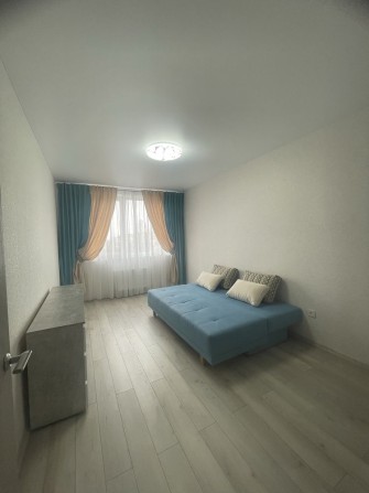 Аренда 1 комнатной квартиры с ремонтом на Ак.Глушко в новом Жилом Ком. - фото 1