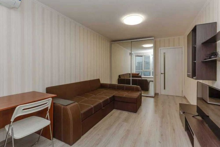 Оренда 1-кімнатної квартири  метро Дарниця - фото 1