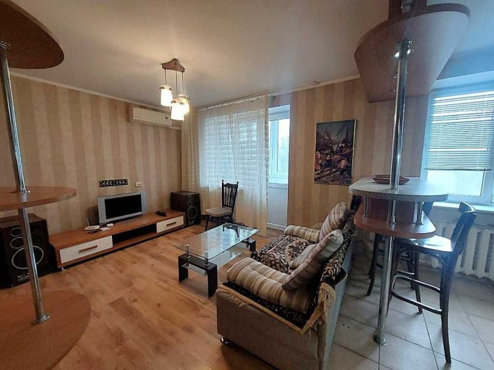 Краснова: сдам солнечную квартиру-студию в районе площади Толбухина! - фото 1