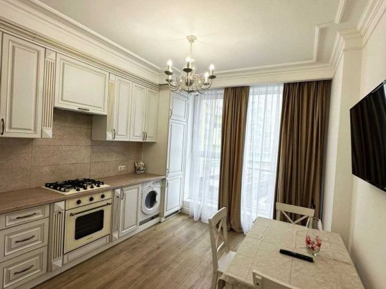 Оренда 1 кім. квартира вул Залізнична , Новобудова 450 дол. Львів