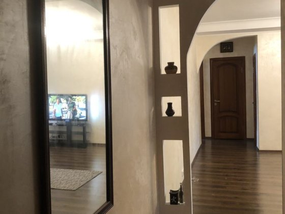 Трикімнатна на Печерську