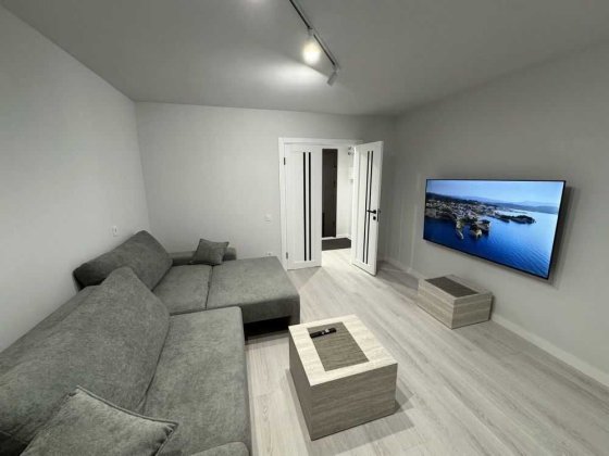 Сдаётся 2х комнатная квартира на Тополе-2 , д.35