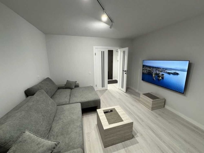 Сдаётся 2х комнатная квартира на Тополе-2 , д.35 - фото 1