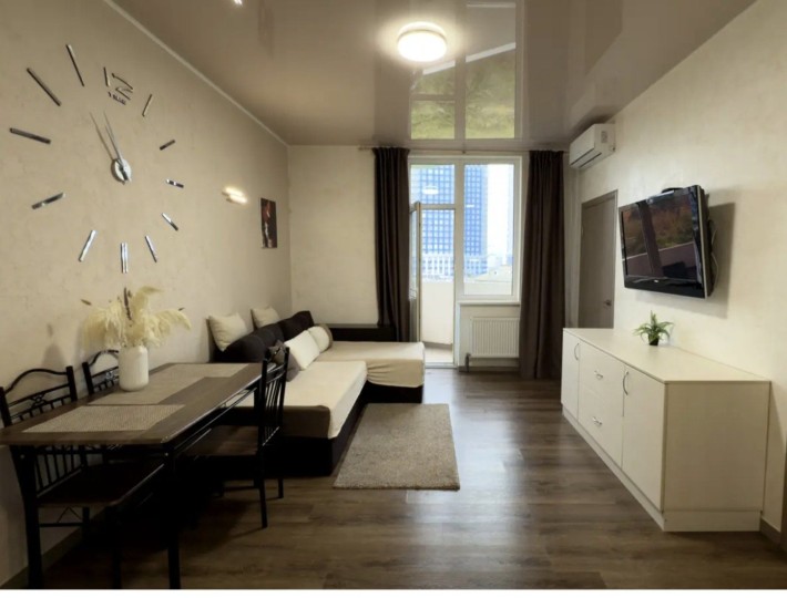 3 км 3пов/17 отХозяина жкОдiсей Генератор Аркадия рядом - фото 1