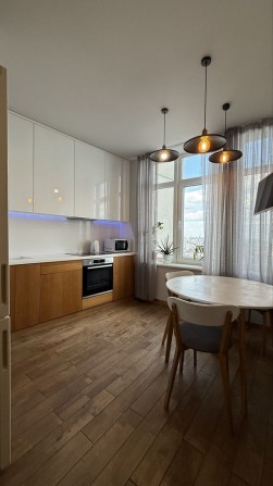 Актуально Каманина сдам видовую 2 комнатную квартиру в 27 жемчужине - фото 1