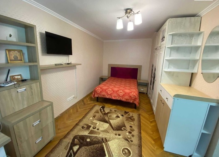 Здається 1-к квартира по вул. Братів Дужих (ближній центр) - фото 1