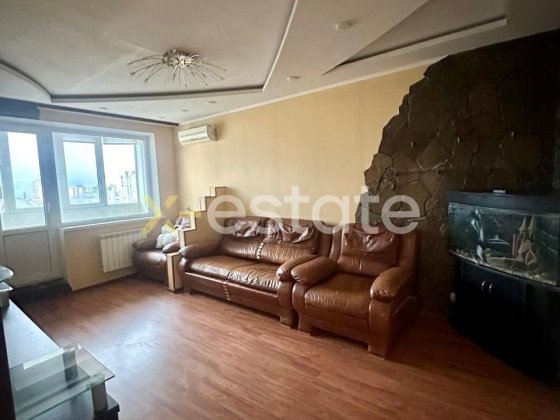 Оренда 3-кімнатна квартира біля метро Холодна Гора, вул. Волонтерська Харьков