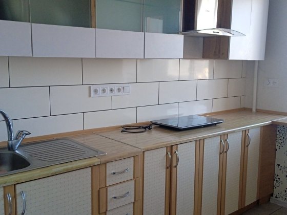 Сдаю хорошую 3-х комнатную квартиру ( Ул.Космонавтов).