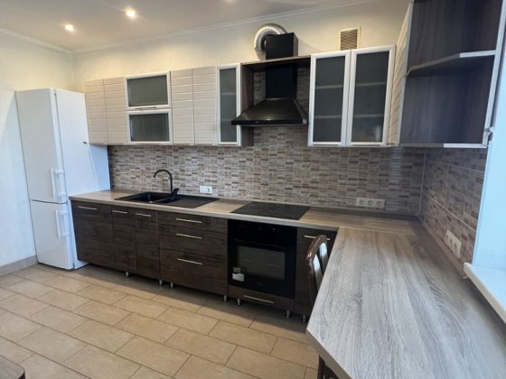 Здається 3- кімнатна квартра на ж/м Перемога-6 Днепр