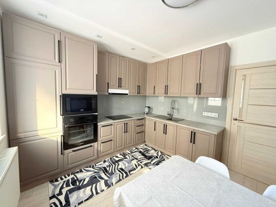 Оренда 2 кім квартири по вул. Лінкольна (70 м.кв., 2-й поверх). Львів